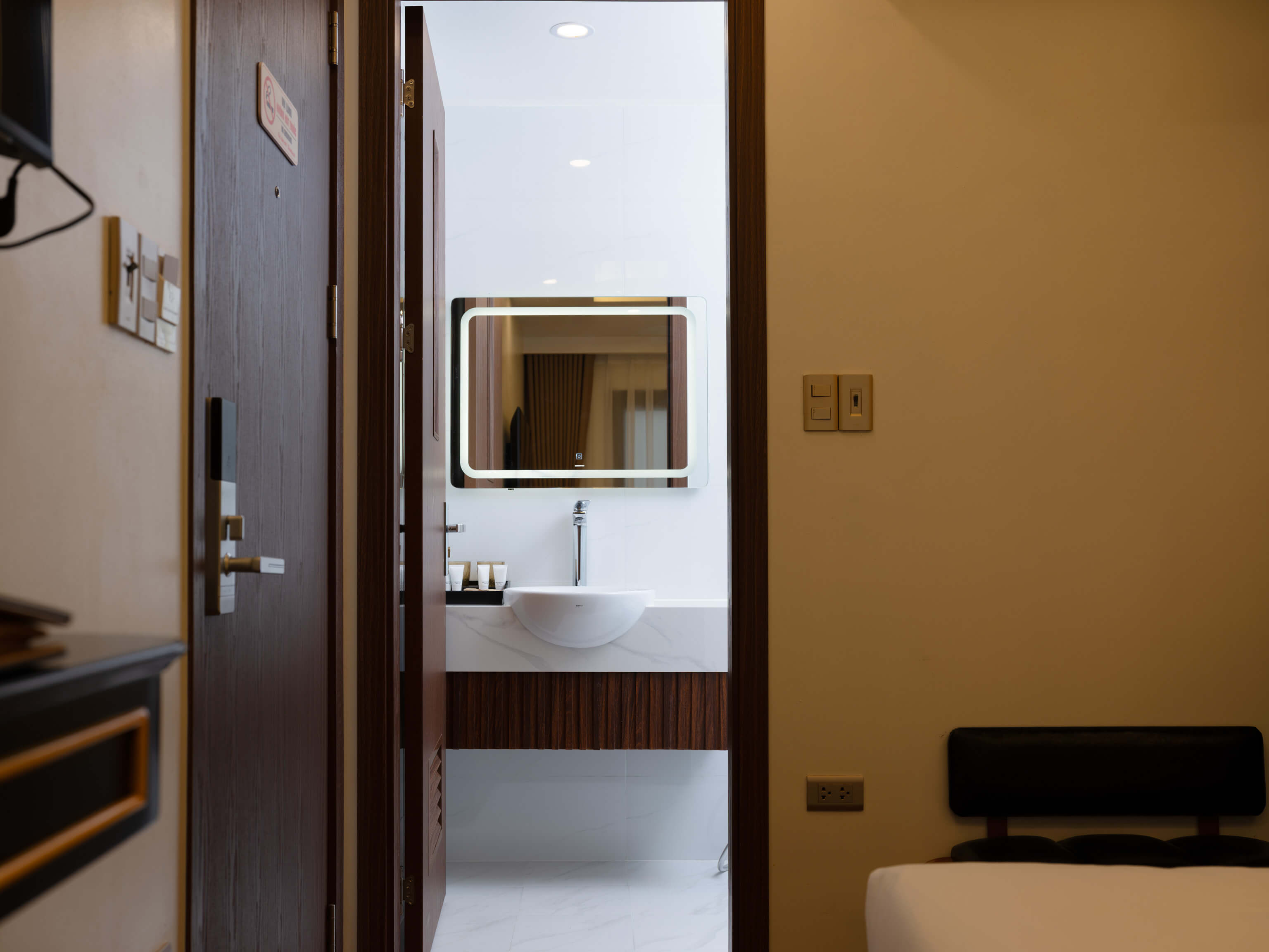 Deluxe Double Room — Photo 5