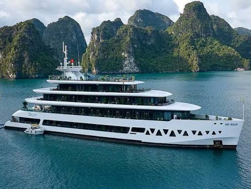 Vịnh Hạ Long — Du Thuyền 2 Ngày 1 Đêm